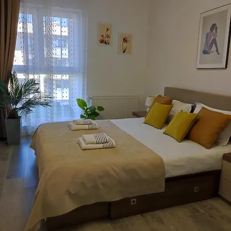 Grand Hill Panorama *